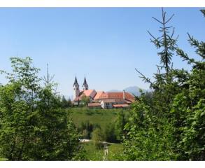 Cerkev in Frančiškanski samostan Nazarje  Kirche und Franziskanerkloster Nazarje  Church and Franciscan Monastery Nazarje